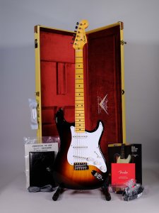 Fender Custom Shop LTD 70th Anniversary 1954 Stratocaster NOS Mp 2Color Sunburst