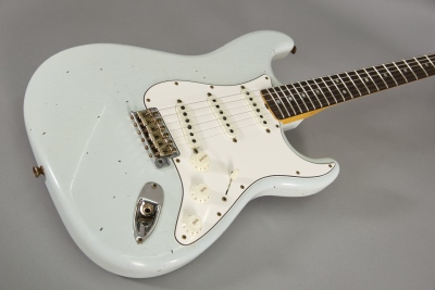 Fender 1964 Stratocaster Journeyman Relic Aged Sonic Blue