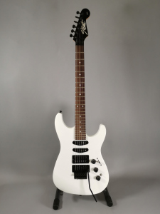Fender Limited Edition Heavy Metal Strat Bright White Chitarra Elettrica