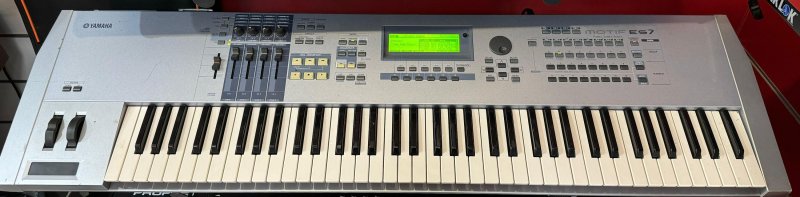 Yamaha Motif ES7 Usato