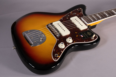 Fender American Vintage II 1966 Jazzmaster 3-Color Sunburst