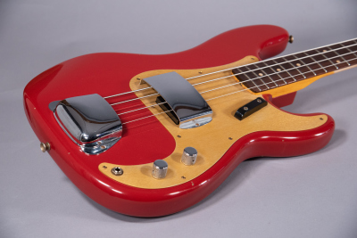 Fender 1959 Precision Bass Journeyman Relic Aged Dakota Red