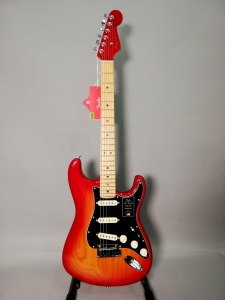 Fender American Ultra Luxe Stratocaster Mn Plasma Red Burst