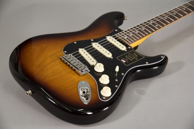 Fender American Ultra Luxe Stratocaster Rw 2 Tone Sunburst