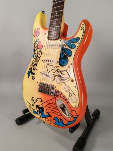CHITARRA TIPO STRATO MONTEREY USATA