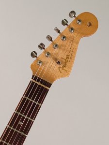 CHITARRA TIPO STRATO MONTEREY USATA