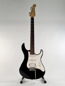 YAMAHA PACIFICA 112 USATA