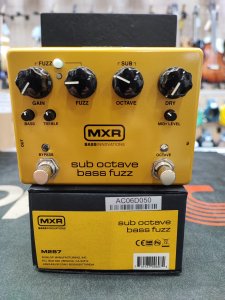 MXR M287 SUB OCTAVE BASS FUZZ USATO