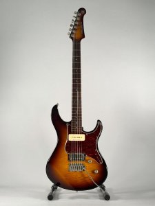 YAMAHA PACIFICA PAC611 USATA