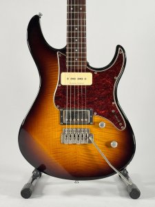 YAMAHA PACIFICA PAC611 USATA