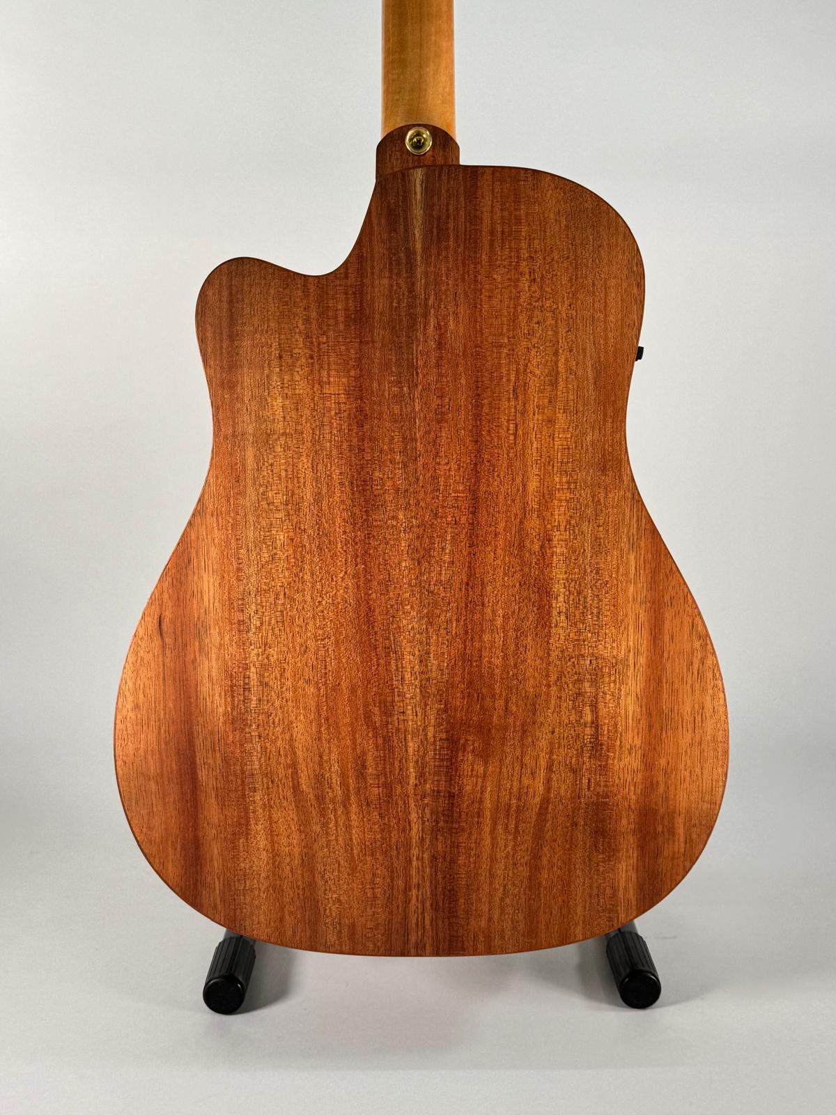 Cole Clark Fat Lady 3 Dreadnought Cutaway Elettrificata