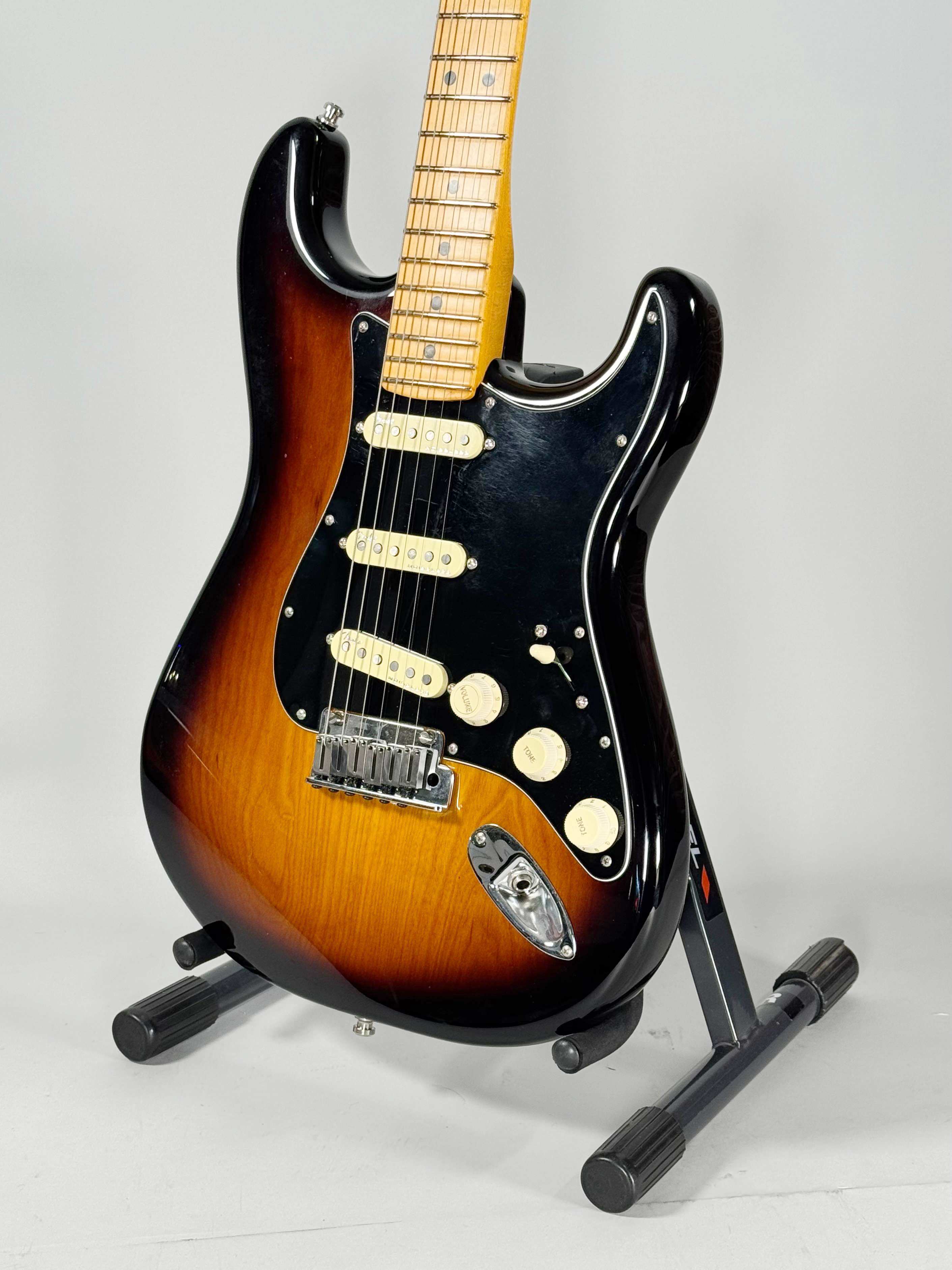 FENDER STRATOCASTER ULTRA LUXE USATA