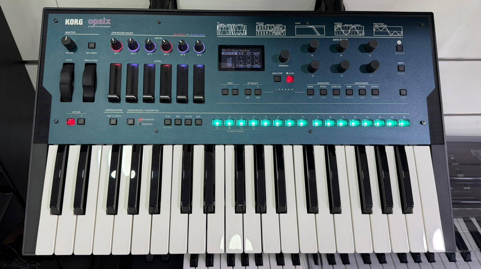 Korg Opsix Usato con Decksaver e Borsa
