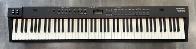 Roland RD88 (Aggiornato a EX) Usato