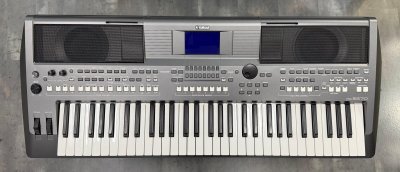 Yamaha PSR S670 Usato
