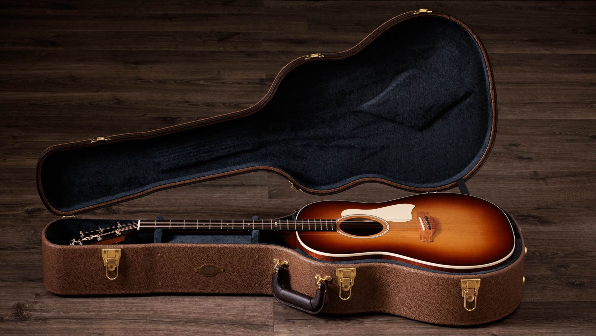 Taylor 517E SB Sunburst Gold Label Cream Pickguard