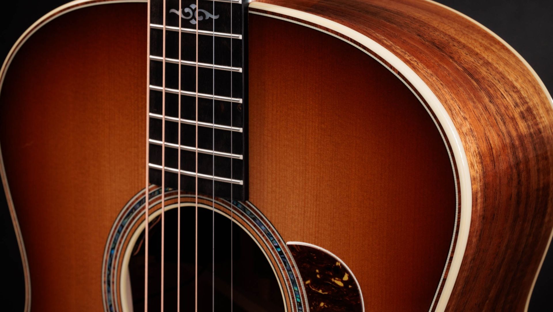 Taylor 814E Sunburst Gold Label