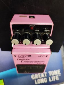 BOSS DC-3 DIGITAL DIMENSION USATO