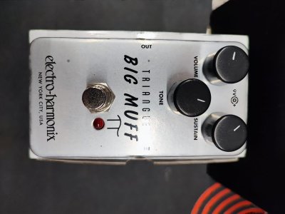 ELECTRO HARMONIX BIG MUFF TRIANGLE USATO