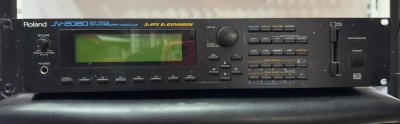 Roland JV2080 Usato