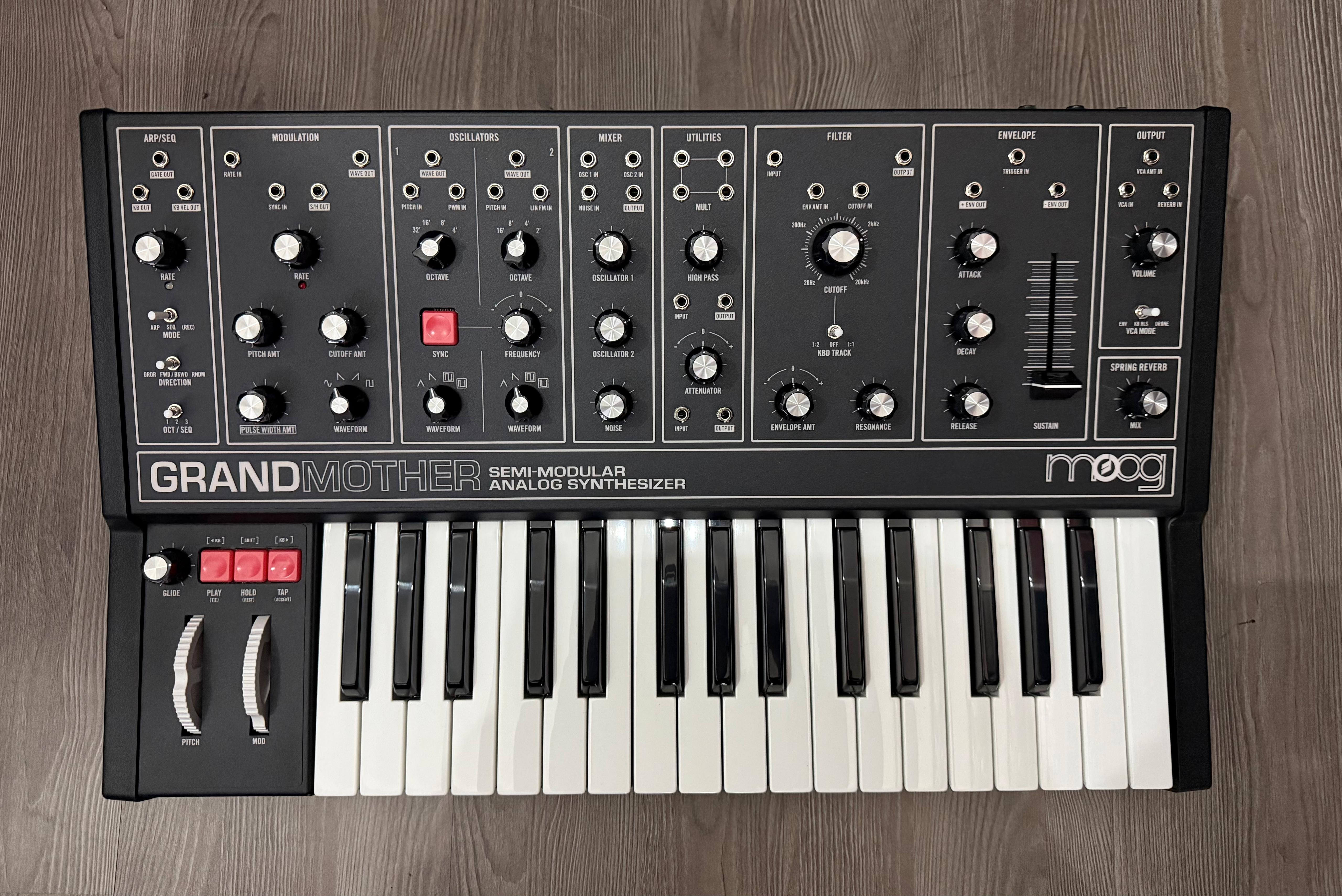Moog Grandmother Dark Usato con Decksaver