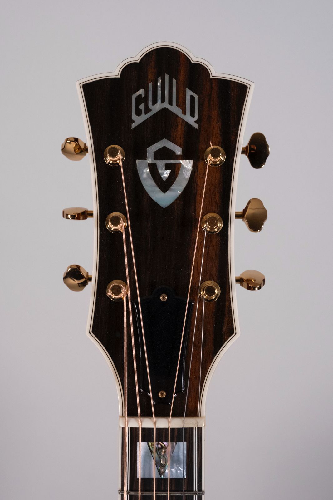 GUILD D55 SUNBURST USATA