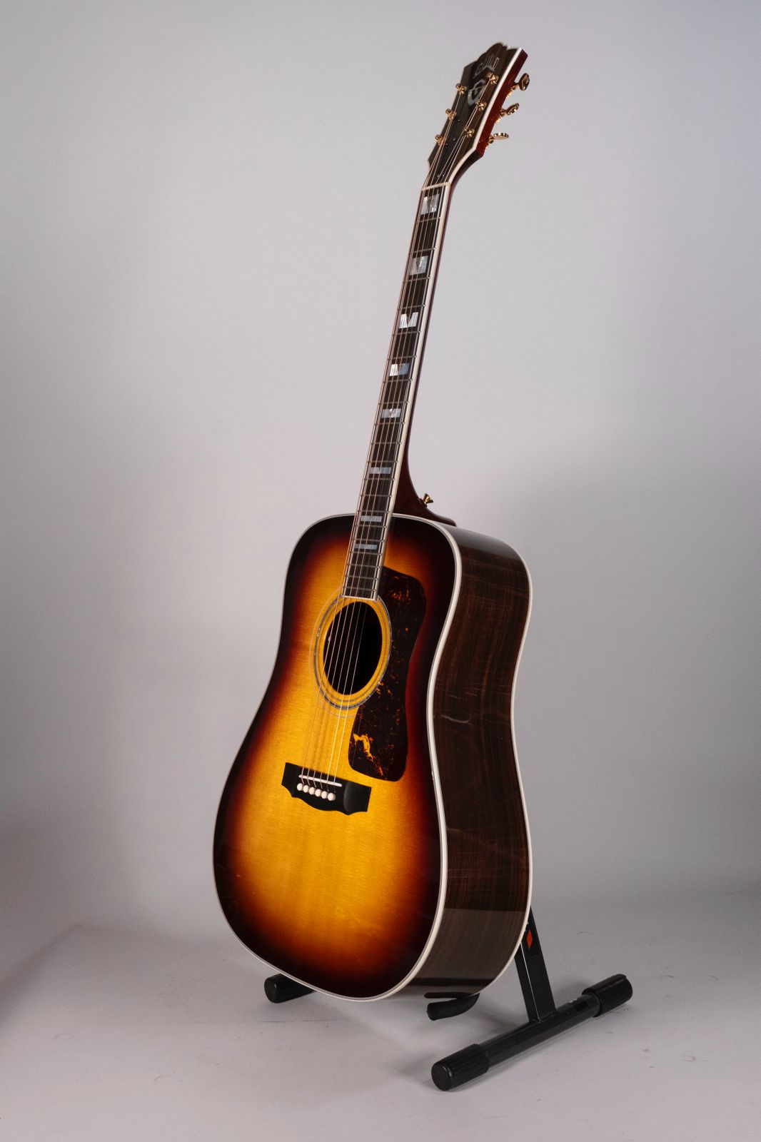 GUILD D55 SUNBURST USATA