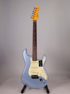 Fender American Ultra Luxe Vintage '60s Stratocaster Rw Ice Blue Metallic