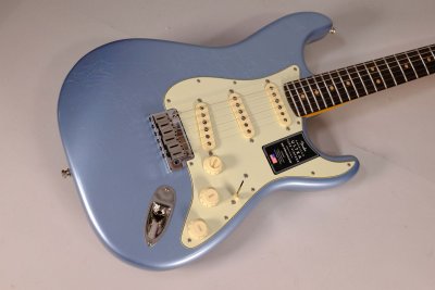 Fender American Ultra Luxe Vintage '60s Stratocaster Rw Ice Blue Metallic